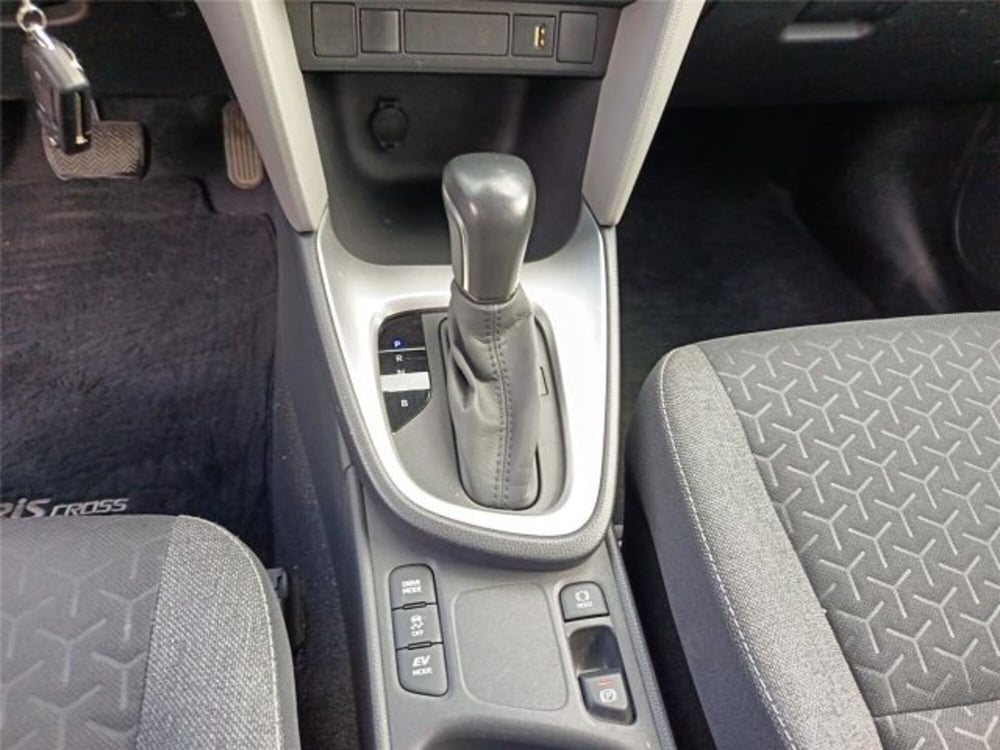 Toyota Yaris Cross usata a Bari (19)