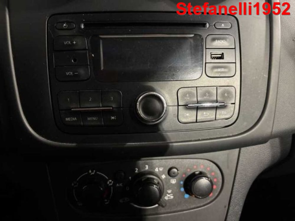 Dacia Sandero usata a Bologna (17)