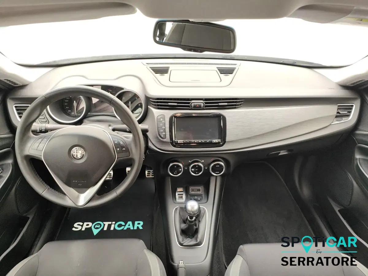 Alfa Romeo Giulietta usata a Como (14)