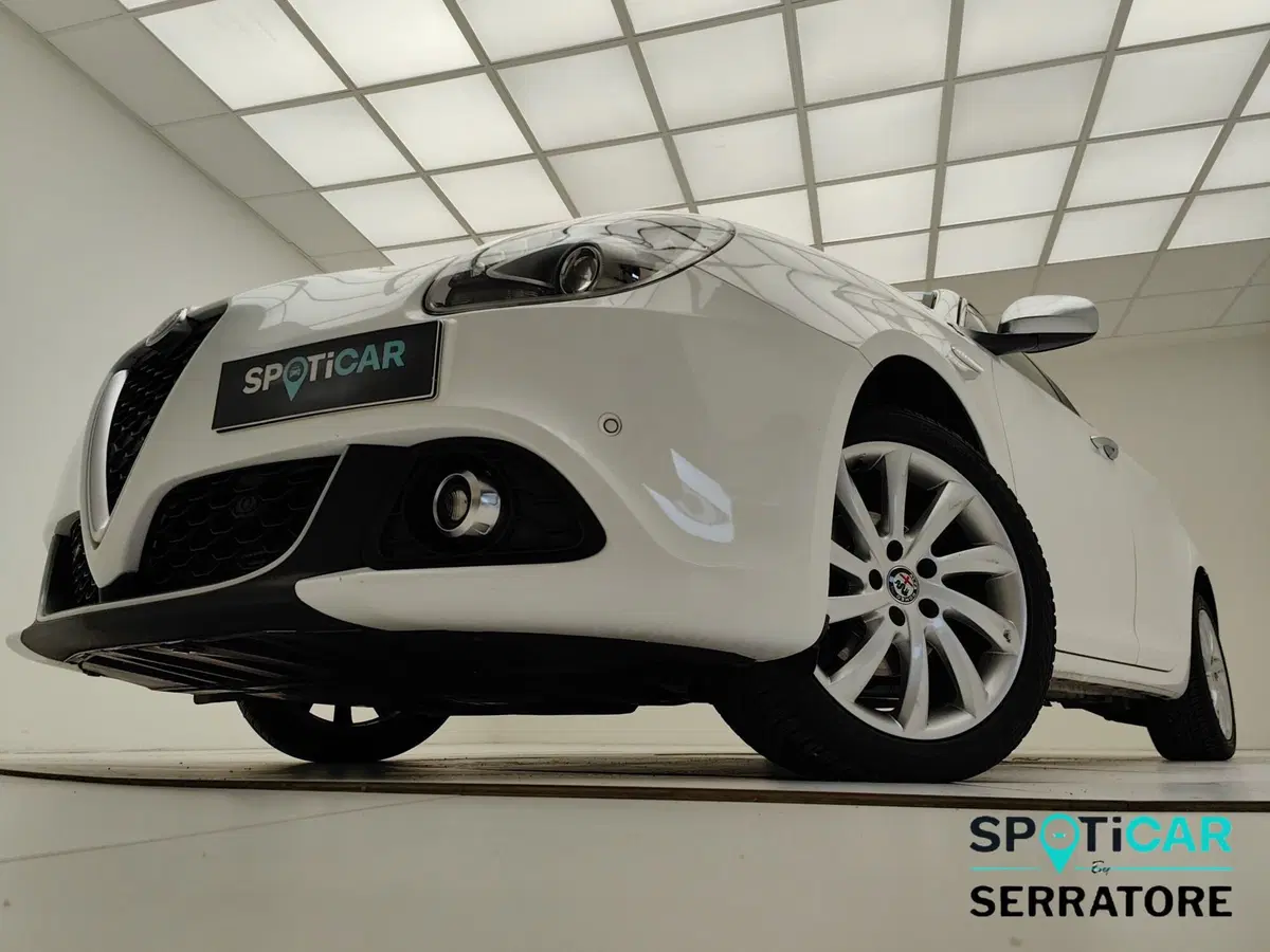 Alfa Romeo Giulietta usata a Como (3)