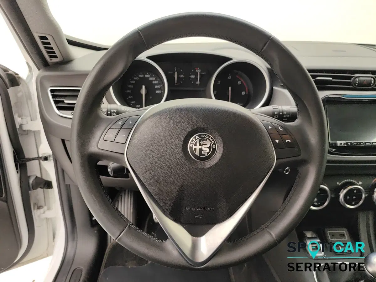 Alfa Romeo Giulietta usata a Como (8)