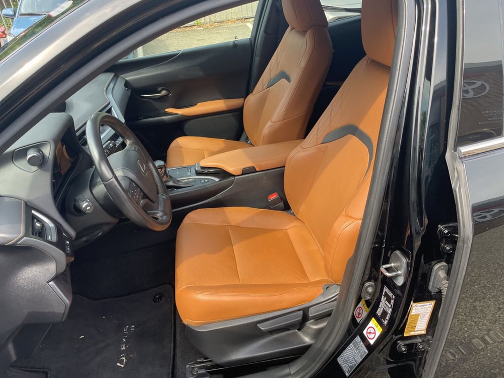 Lexus UX usata a Piacenza (14)