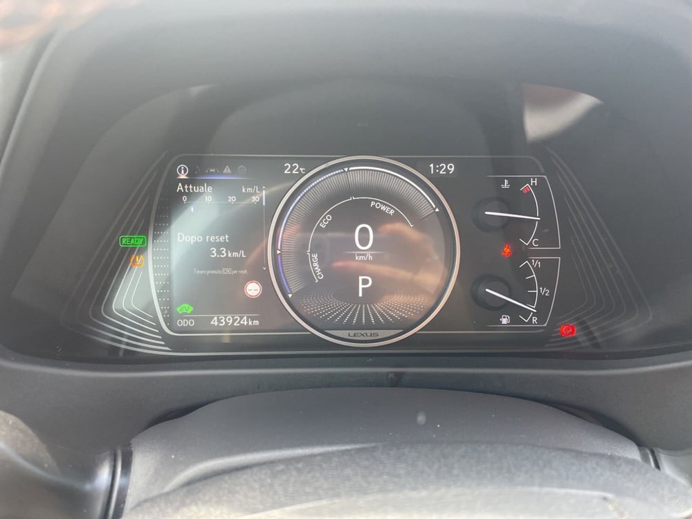 Lexus UX usata a Piacenza (15)