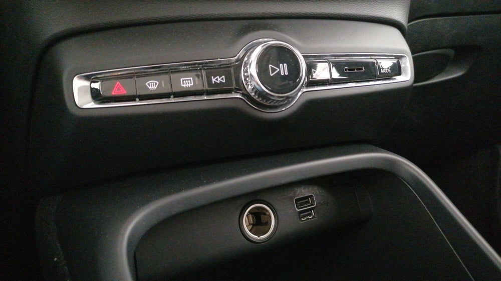 Volvo XC40 usata a Roma (15)