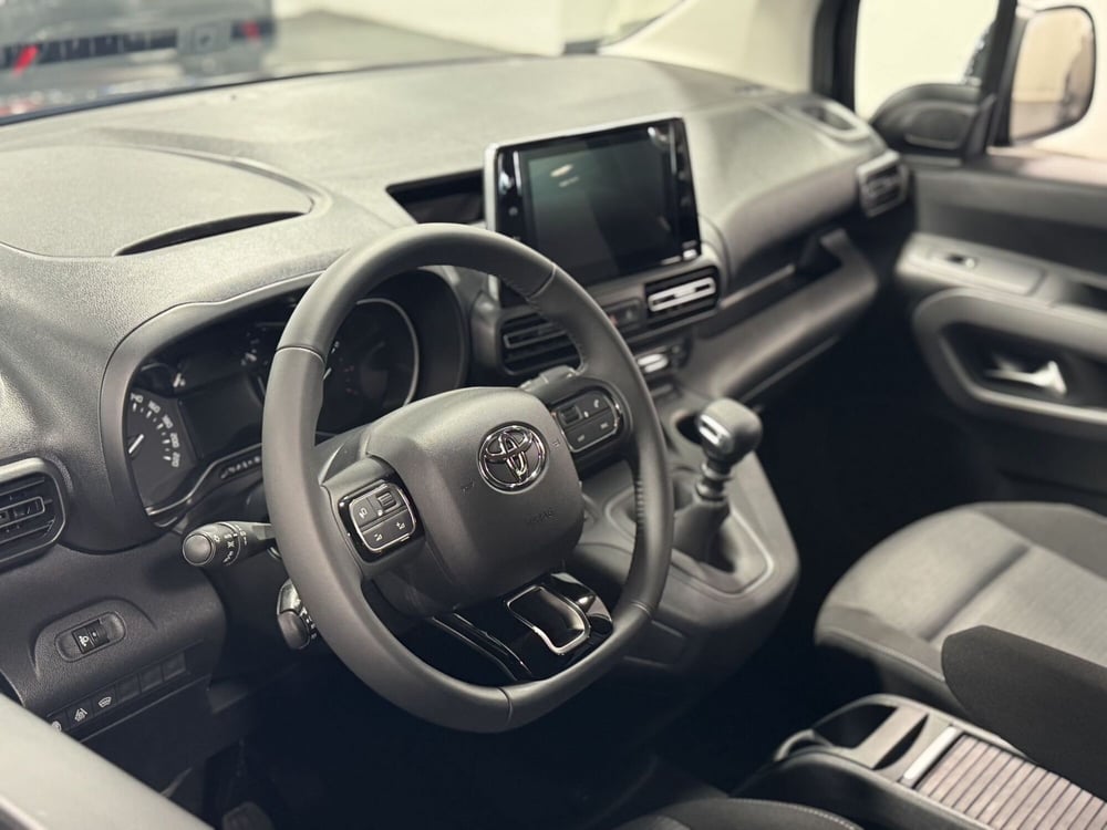 Toyota Proace City Verso nuova a Brescia (10)