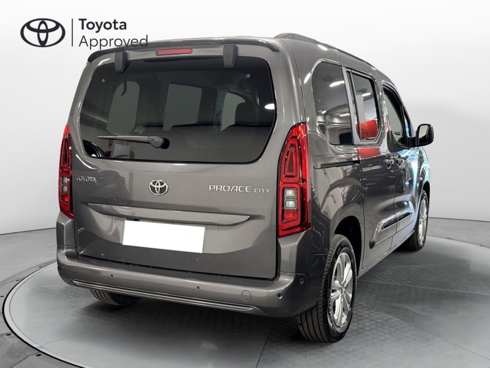 Toyota Proace City Verso nuova a Brescia (4)