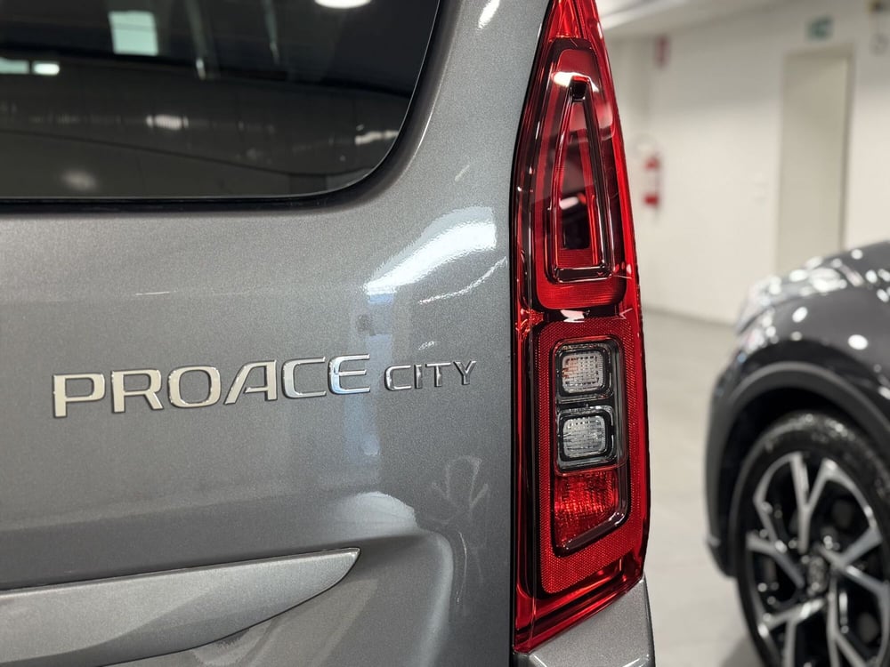 Toyota Proace City Verso nuova a Brescia (8)