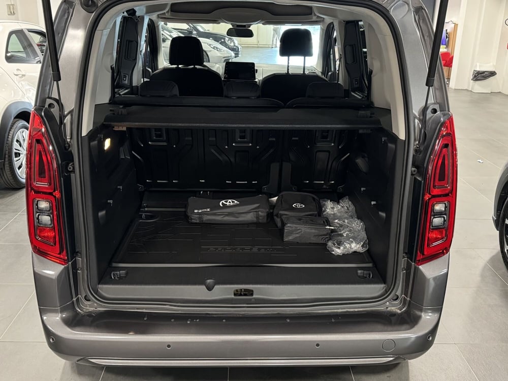Toyota Proace City Verso nuova a Brescia (9)