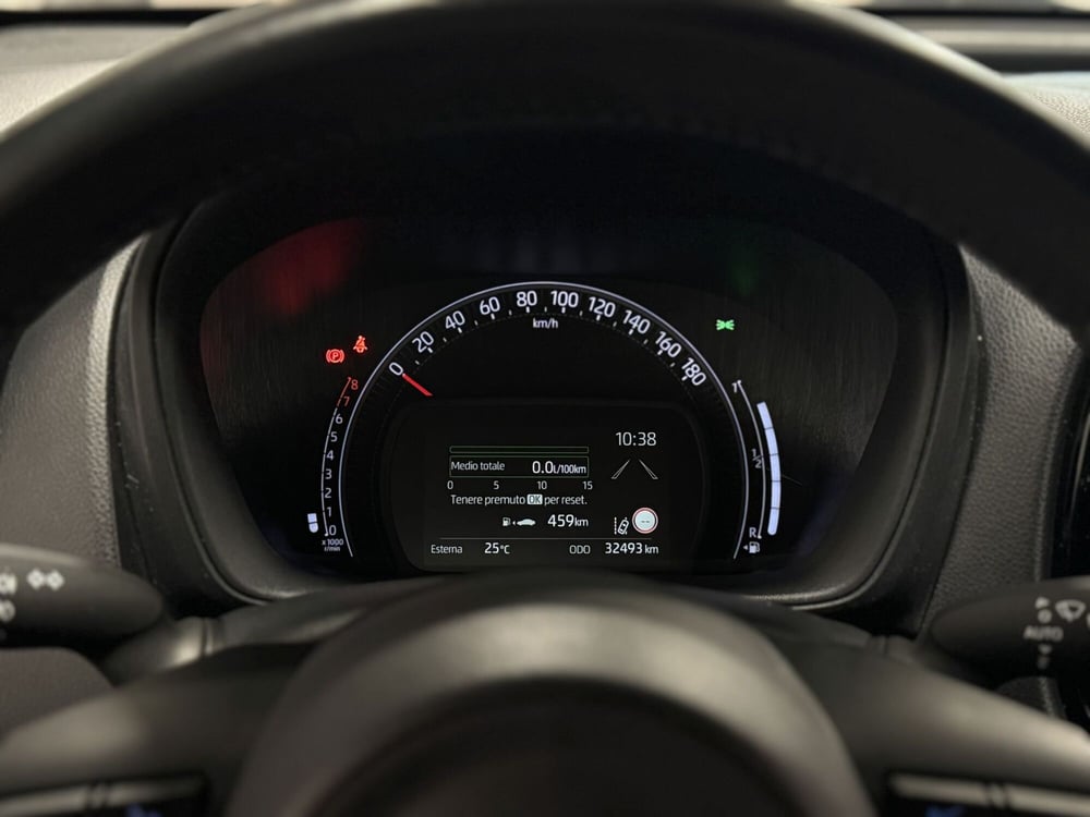 Toyota Aygo X usata a Brescia (15)