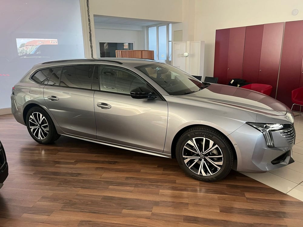 Peugeot 508 SW nuova a Milano (4)