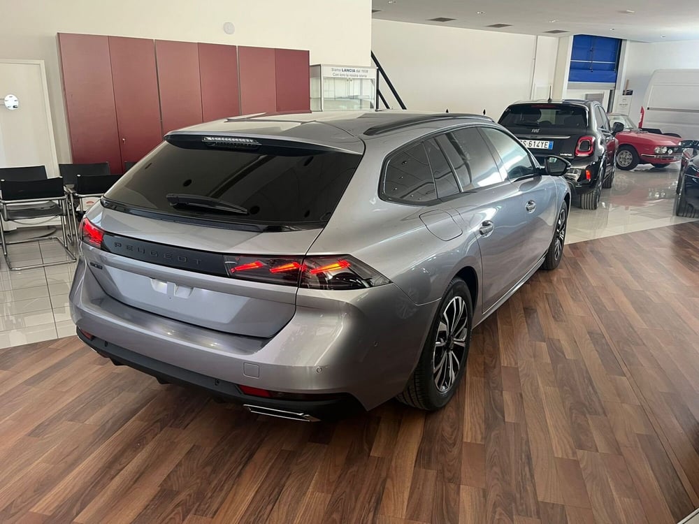Peugeot 508 SW nuova a Milano (5)