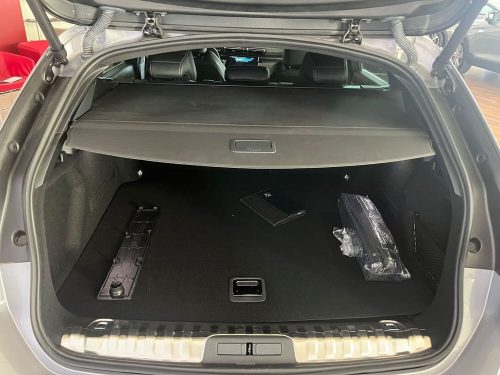 Peugeot 508 SW nuova a Milano (6)