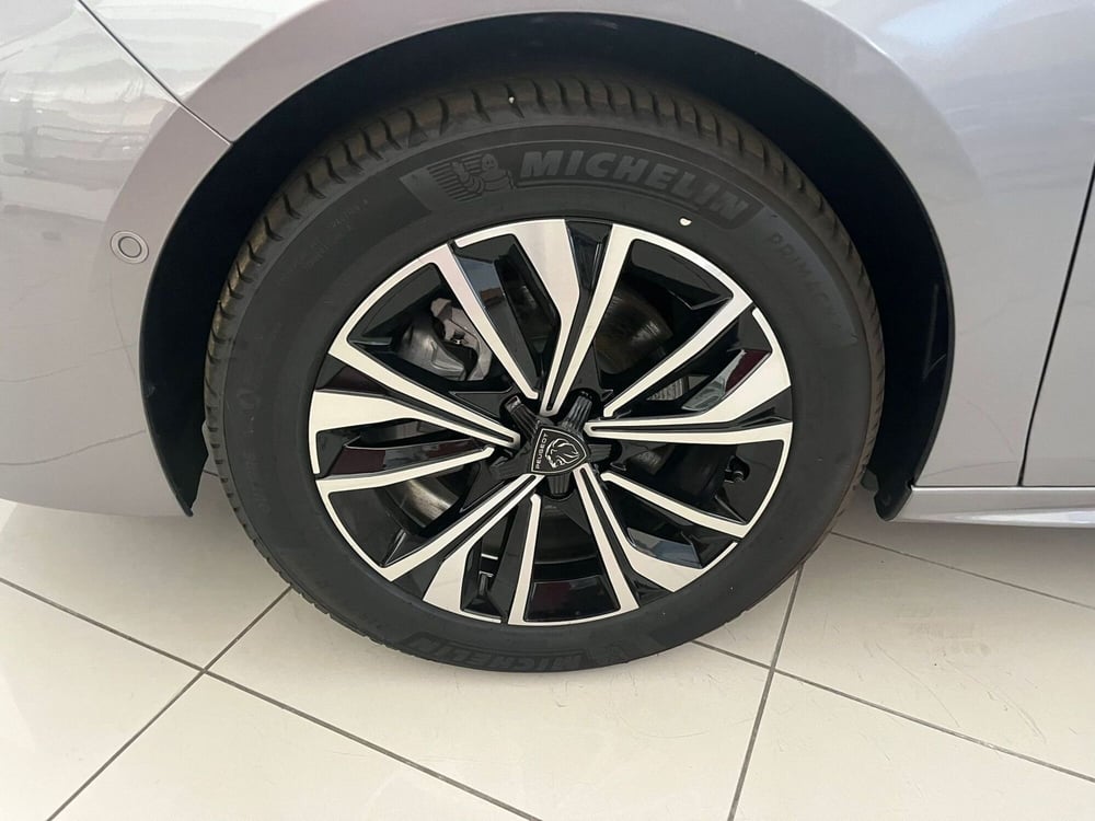 Peugeot 508 SW nuova a Milano (8)