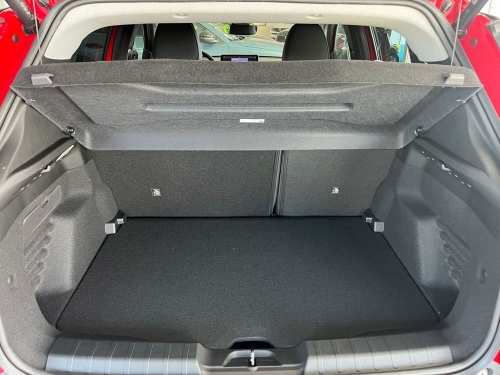 Jeep Avenger nuova a Milano (10)