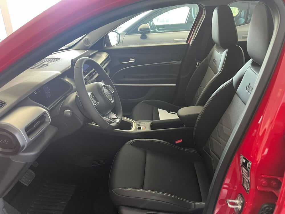 Jeep Avenger nuova a Milano (12)