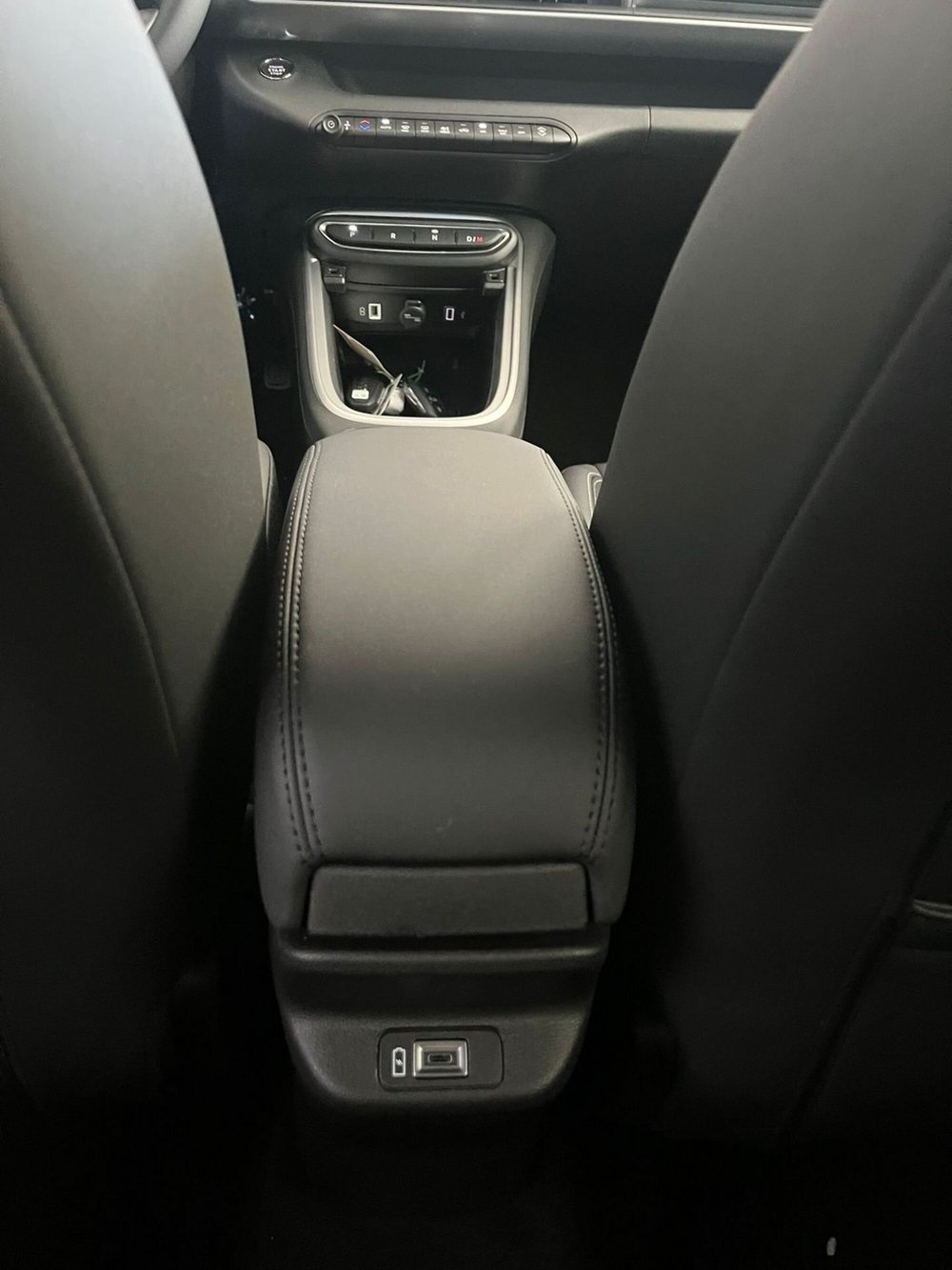 Jeep Avenger nuova a Milano (19)