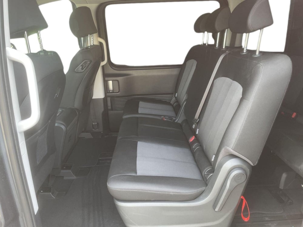 Hyundai Staria nuova a Pistoia (10)