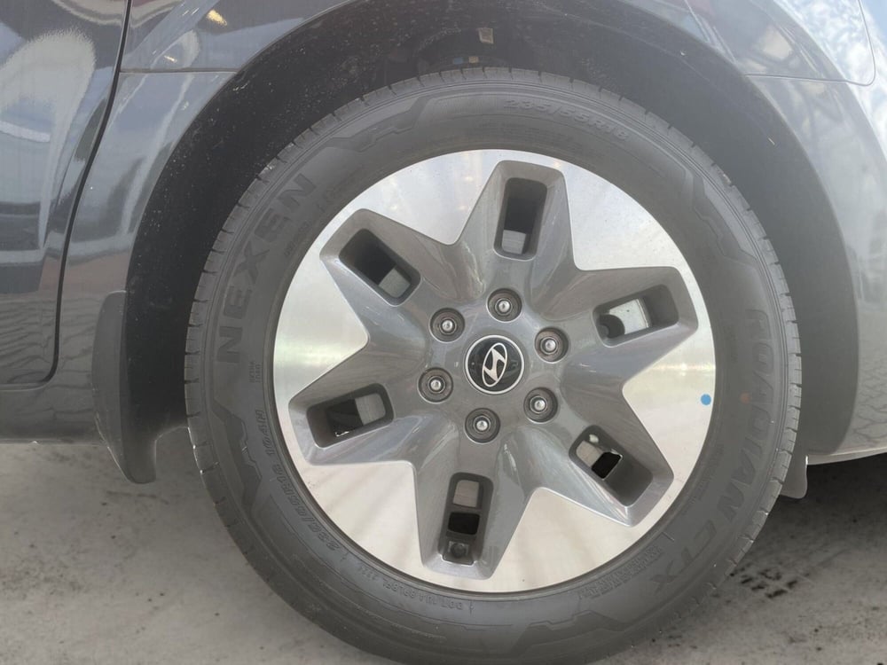Hyundai Staria nuova a Pistoia (14)