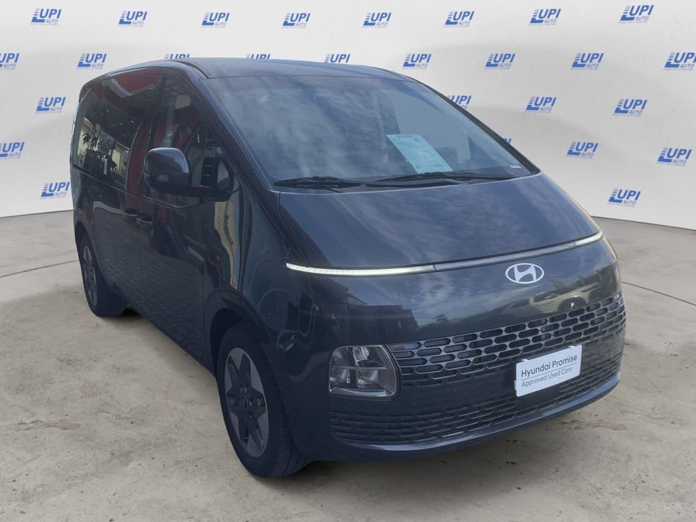 Hyundai Staria nuova a Pistoia (5)