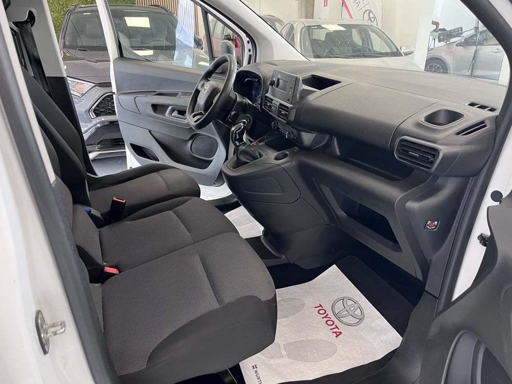 Toyota Proace City usata a Prato (8)