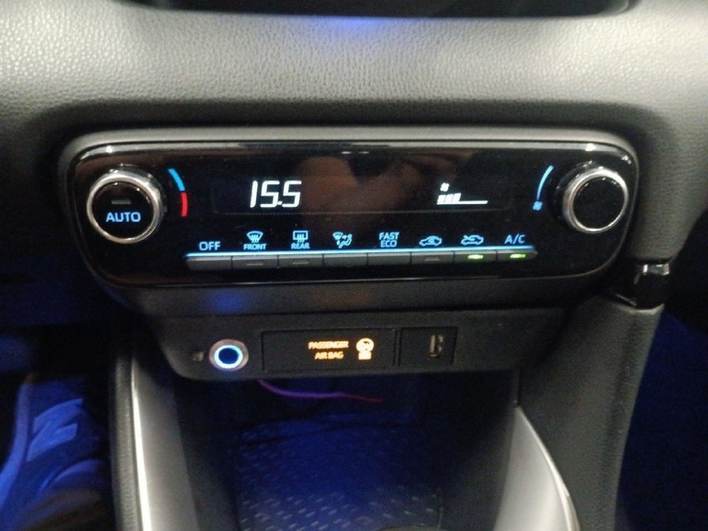 Toyota Yaris usata a Milano (15)