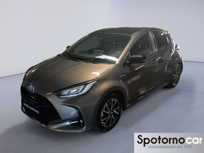 Toyota Yaris 1.5 Hybrid 5 porte Lounge del 2021 usata a Milano