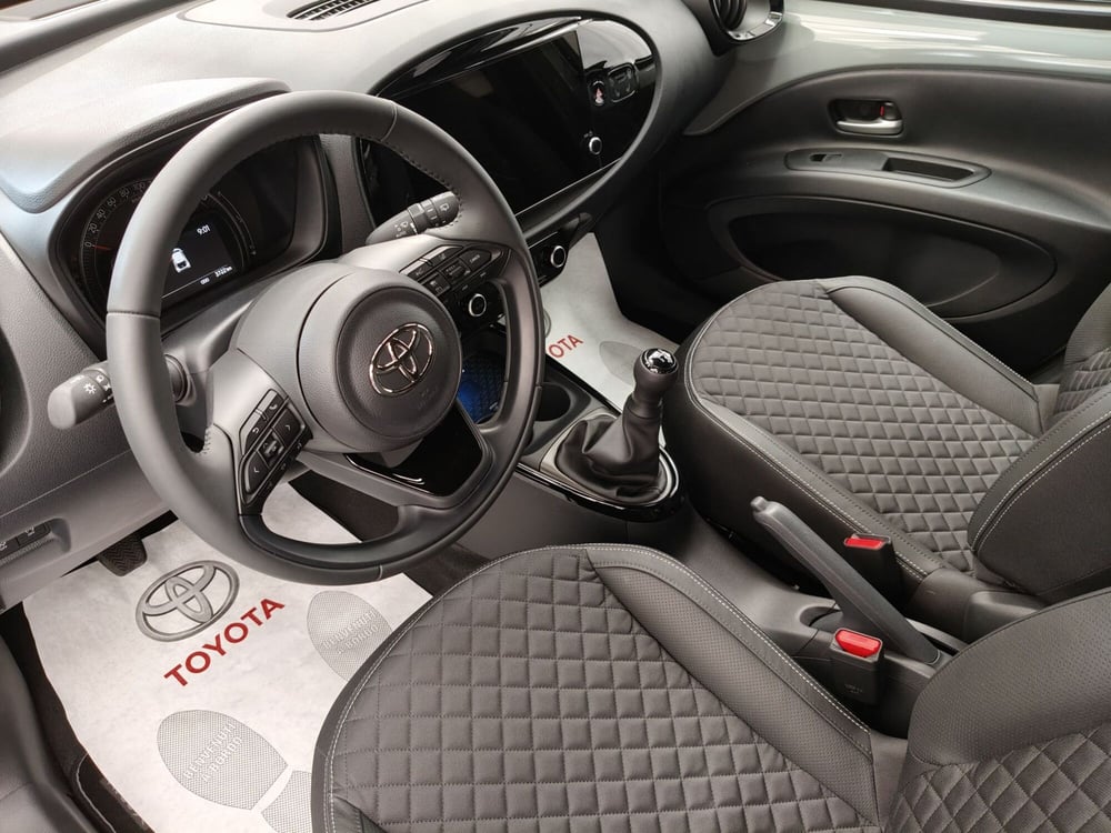 Toyota Aygo X usata a Roma (11)