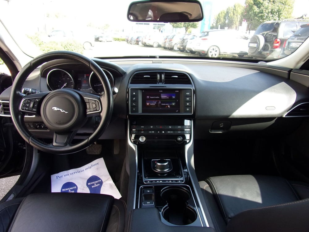 Jaguar XE usata a Reggio Emilia (12)