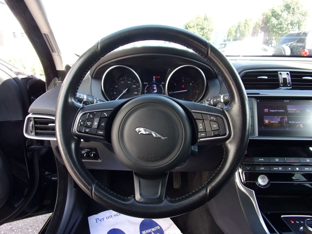 Jaguar XE usata a Reggio Emilia (13)