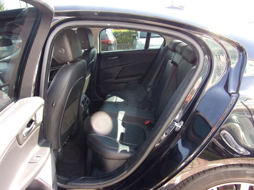 Jaguar XE usata a Reggio Emilia (9)