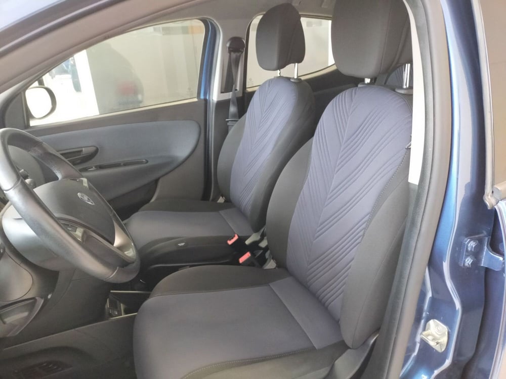 Lancia Ypsilon usata a Reggio Emilia (11)