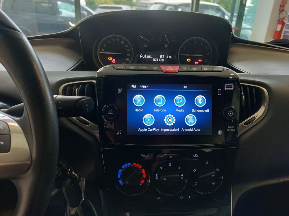 Lancia Ypsilon usata a Reggio Emilia (15)