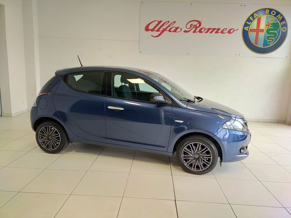 Lancia Ypsilon usata a Reggio Emilia (4)
