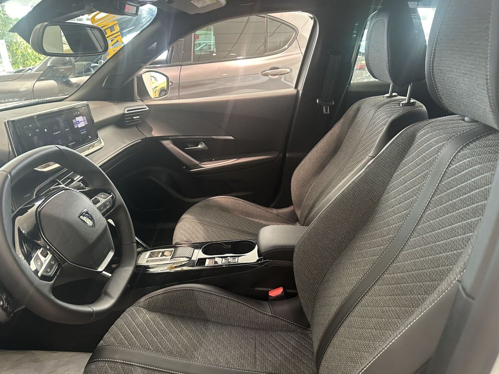 Peugeot 2008 usata a Milano (11)