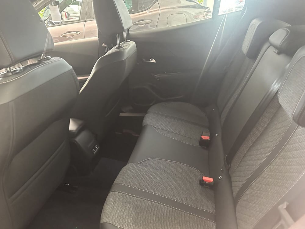 Peugeot 2008 usata a Milano (13)