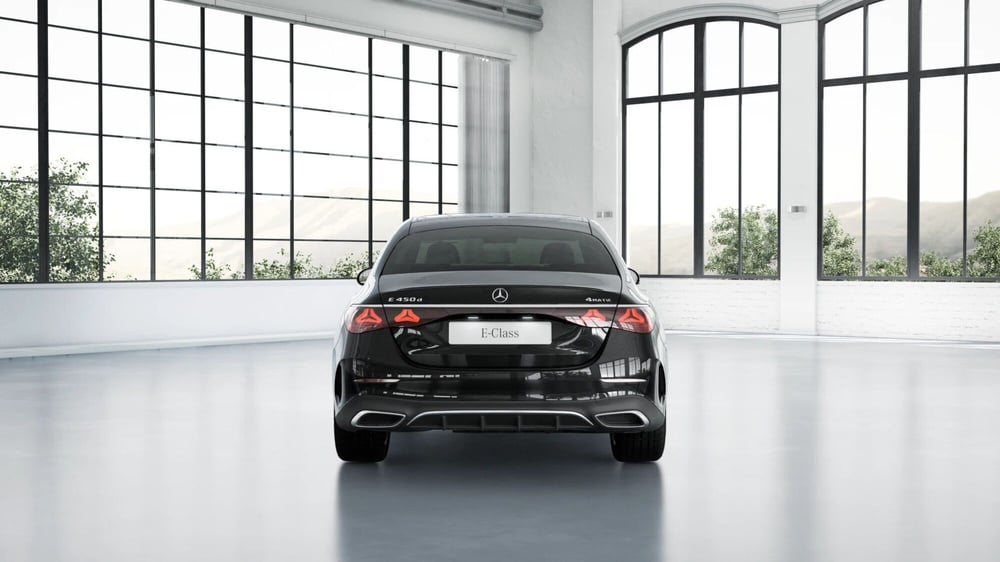 Mercedes-Benz Classe E nuova a Pescara (4)