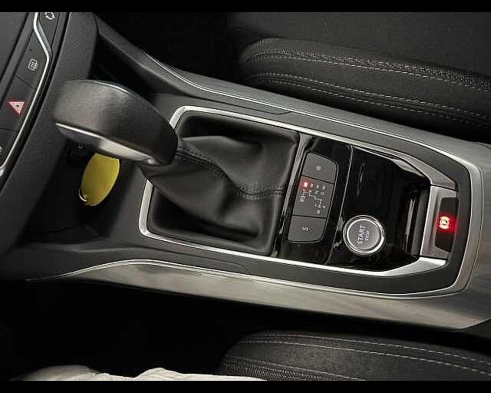 Peugeot 308 SW usata a Milano (11)