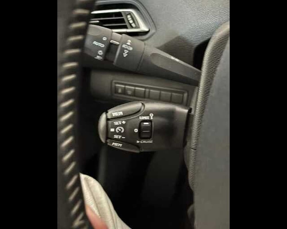 Peugeot 308 SW usata a Milano (14)