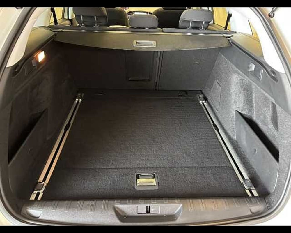 Peugeot 308 SW usata a Milano (8)