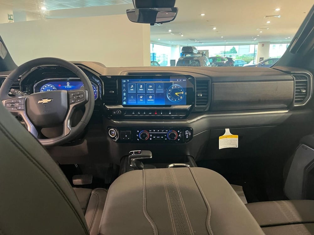 Chevrolet Silverado nuova a Asti (5)