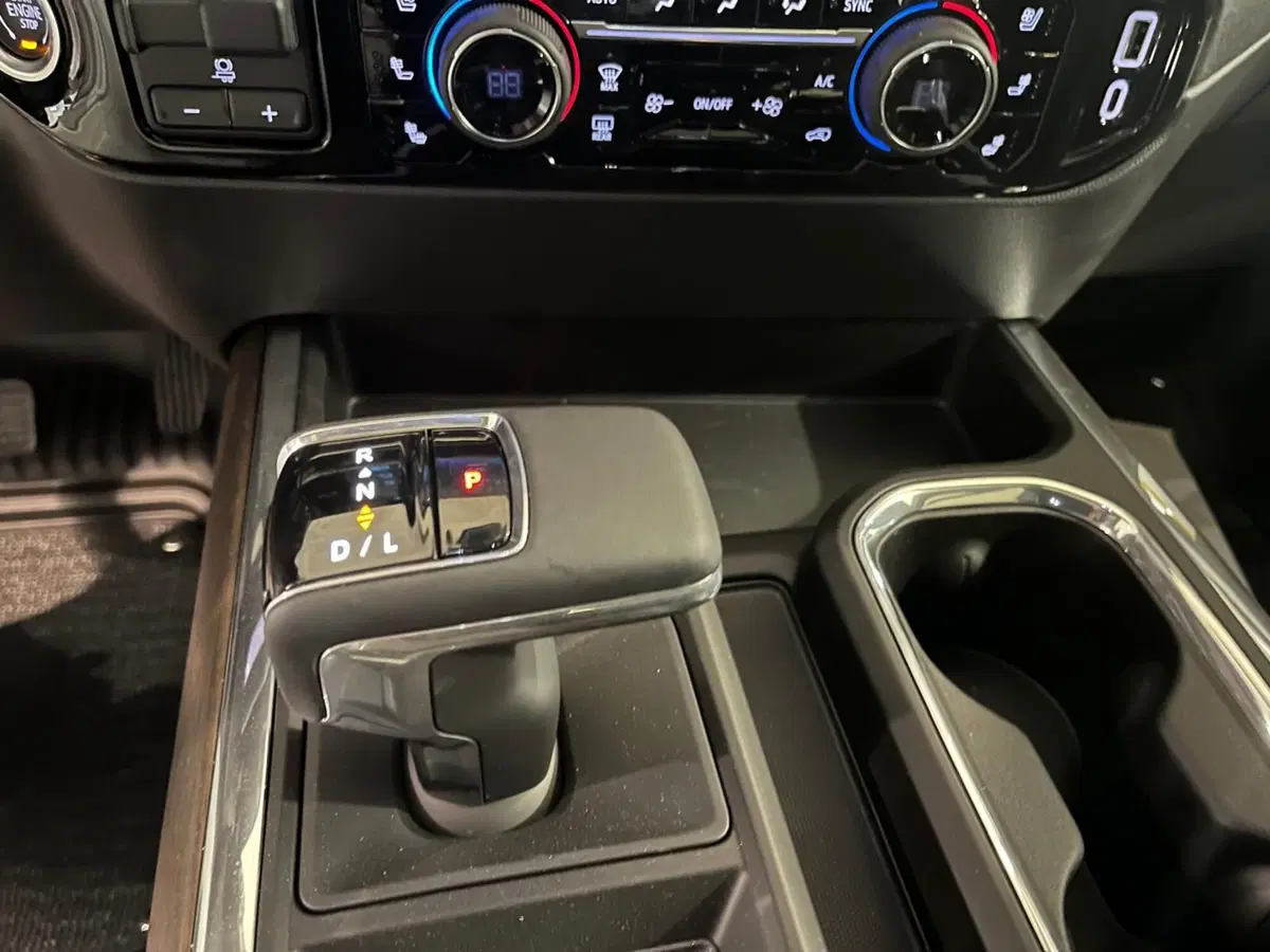 Chevrolet Silverado nuova a Asti (8)
