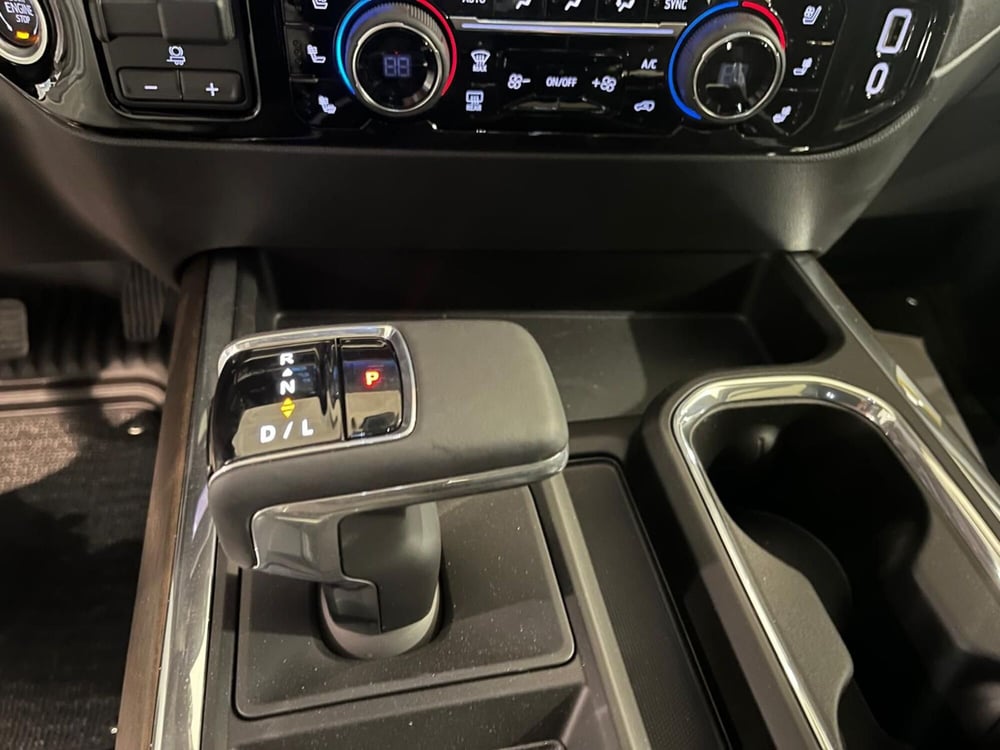 Chevrolet Silverado nuova a Asti (8)