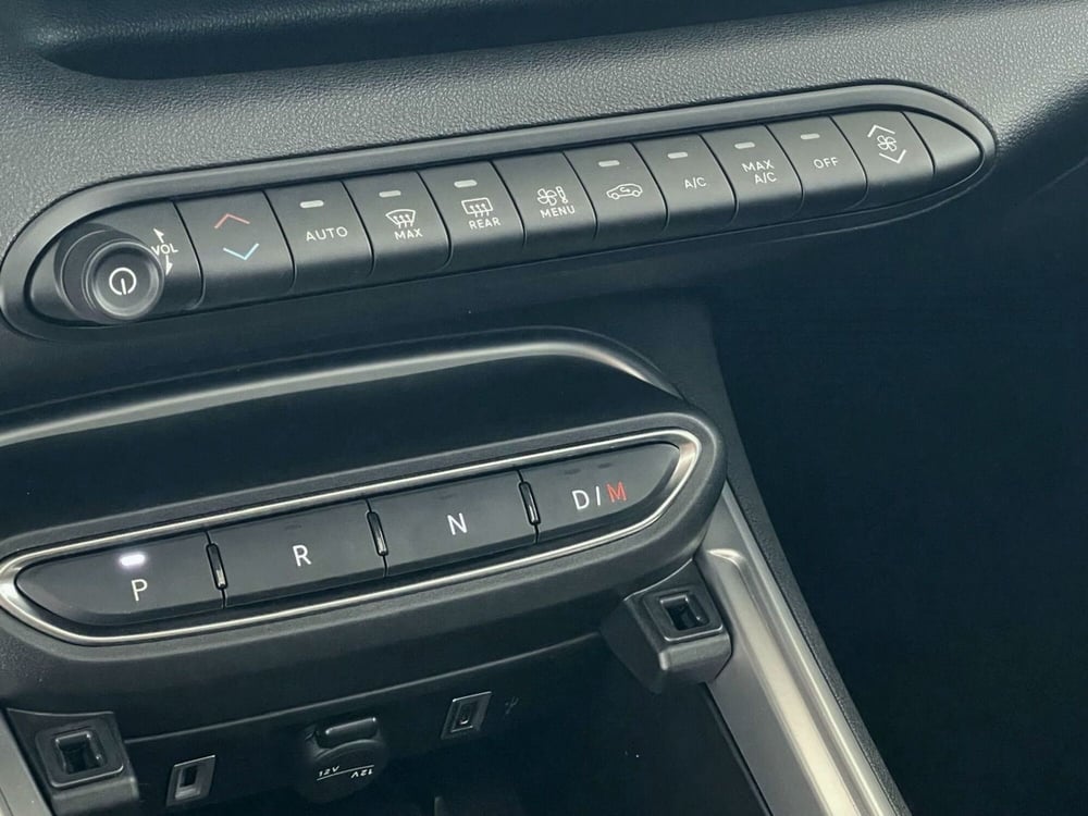 Jeep Avenger nuova a Perugia (18)