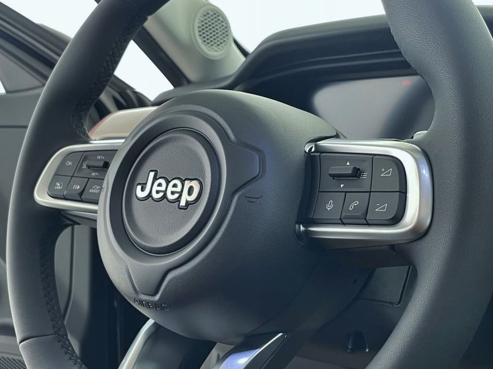 Jeep Avenger nuova a Perugia (9)