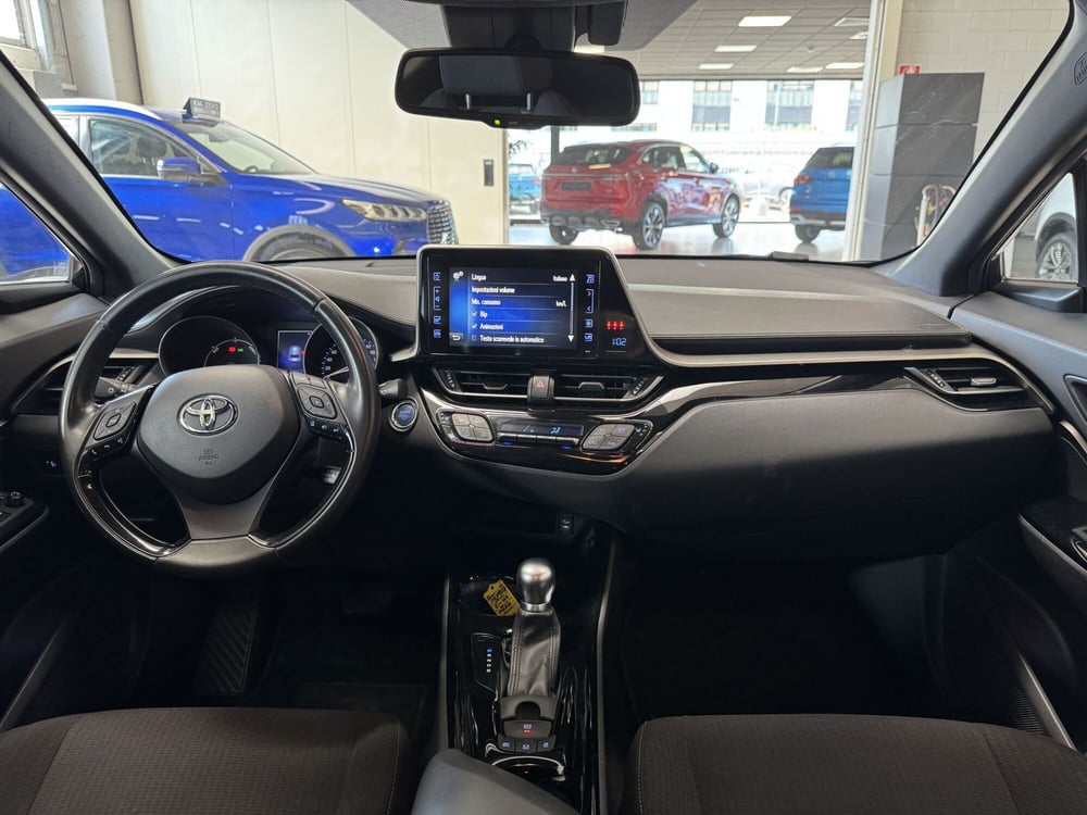 Toyota Toyota C-HR usata a Monza e Brianza (10)