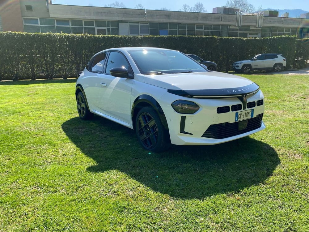 Lancia Ypsilon nuova a Salerno (2)