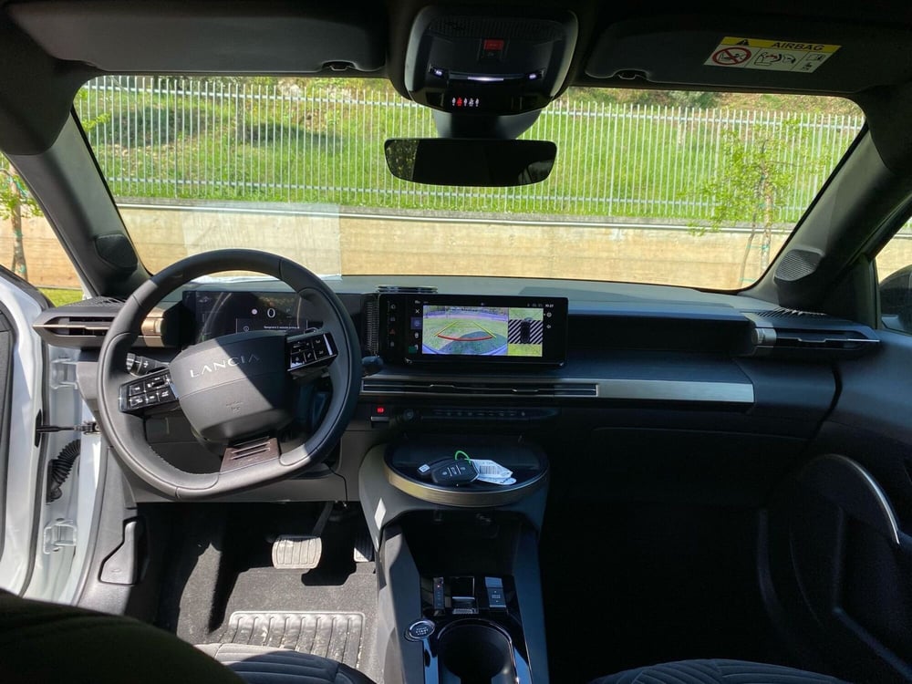 Lancia Ypsilon nuova a Salerno (5)