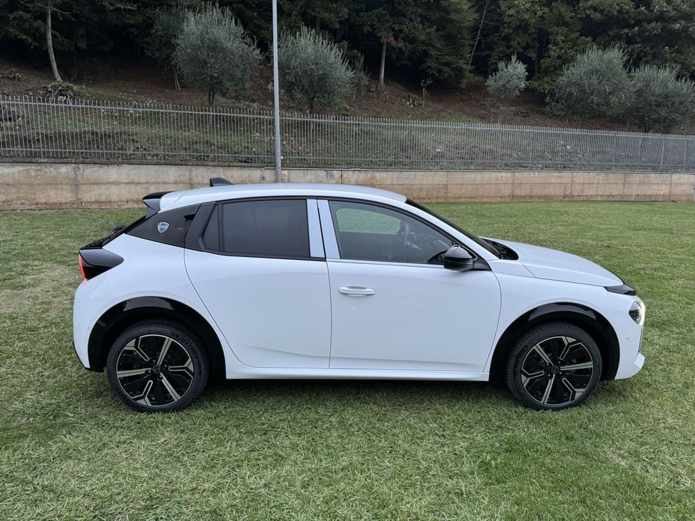 Lancia Ypsilon nuova a Salerno (9)