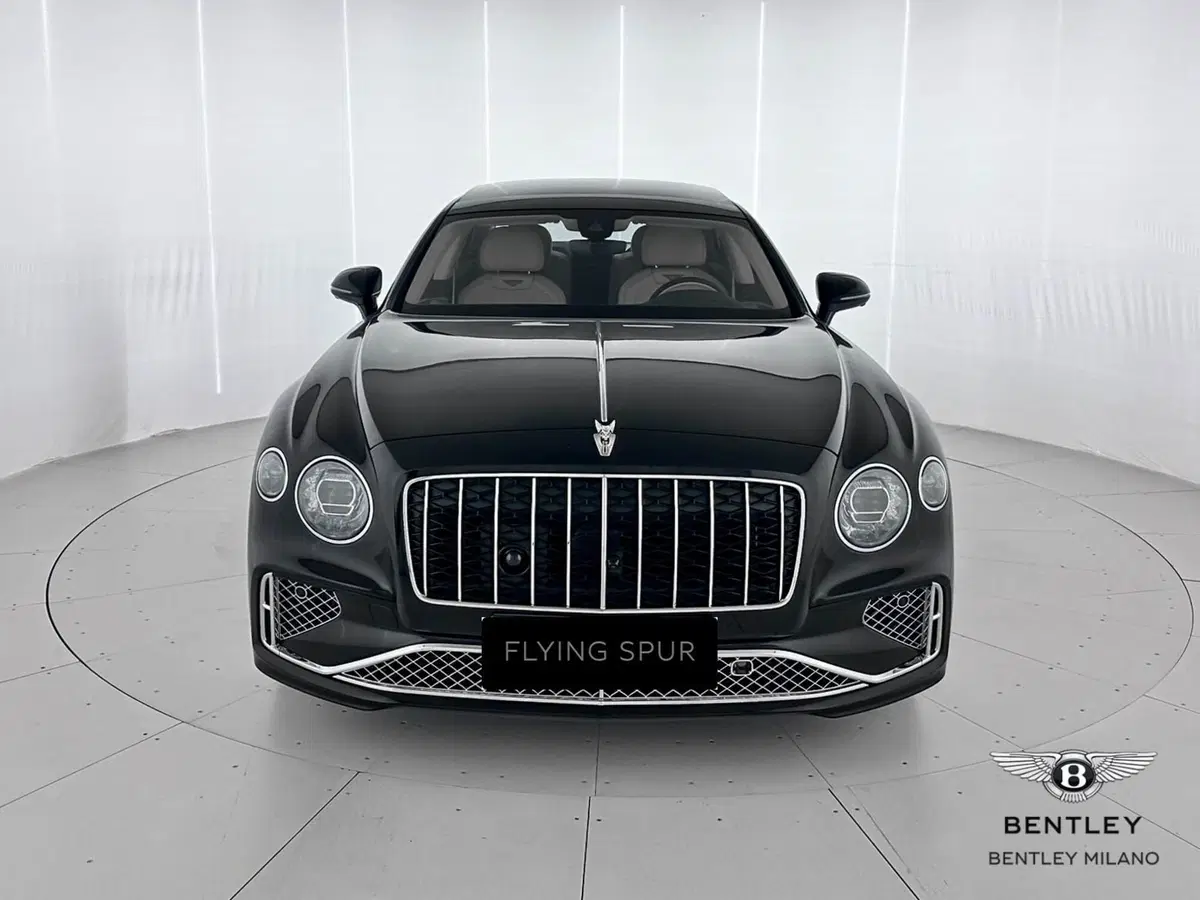 Bentley Flying nuova a Milano (2)