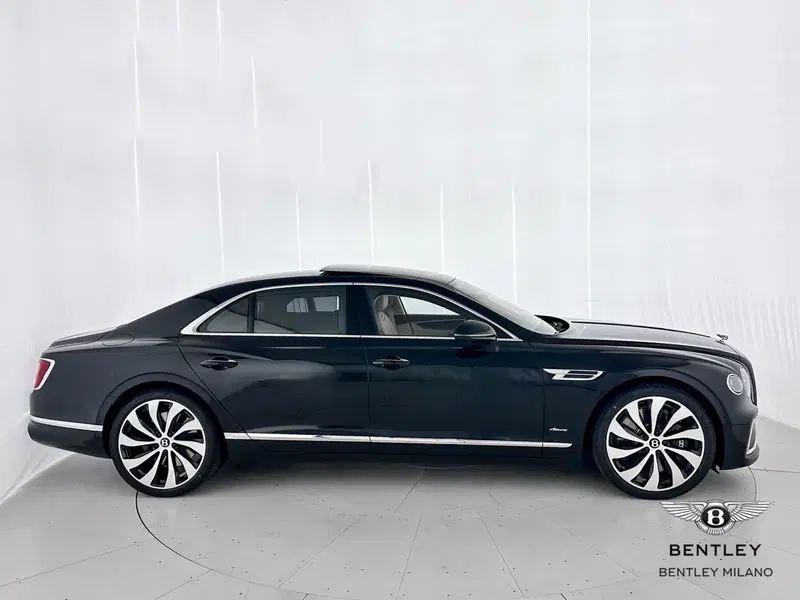 Bentley Flying nuova a Milano (4)
